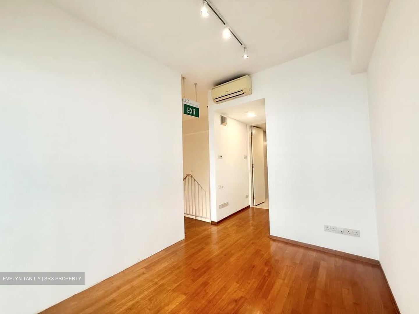 Southbank (D7), Office #587567121